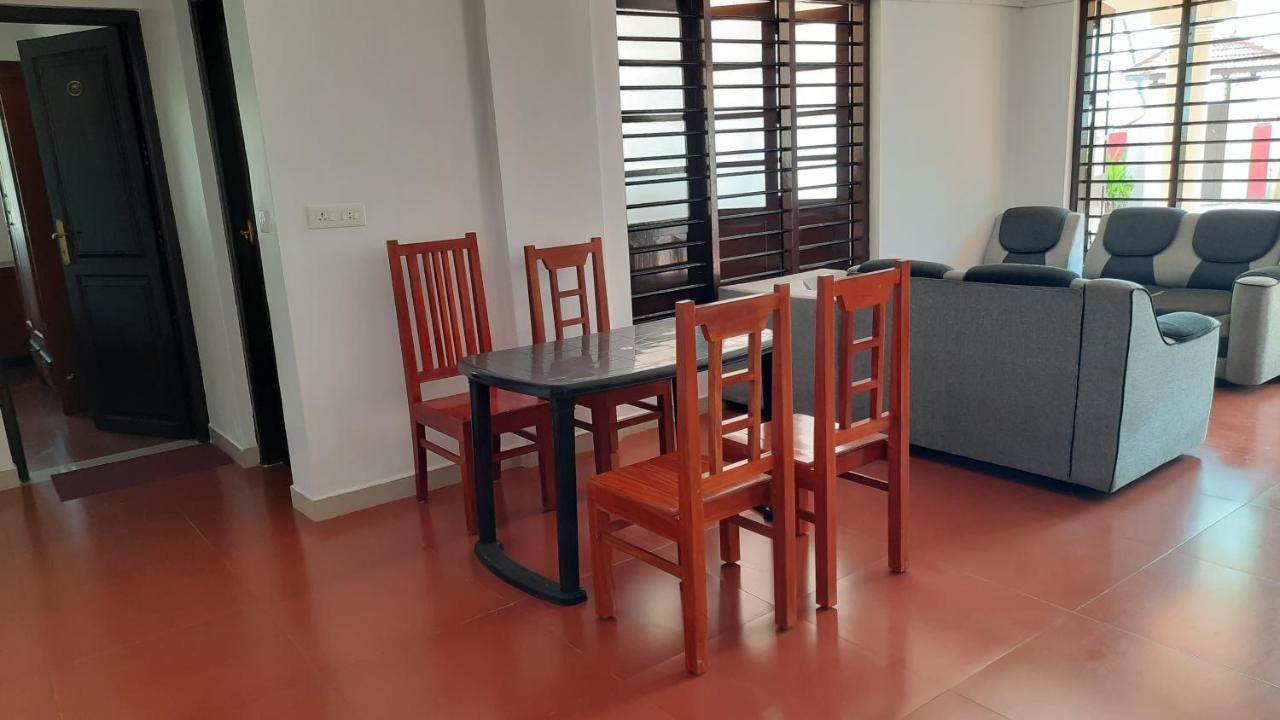 Poovar Sea View Rooms And Boating Family & Couple Only Dış mekan fotoğraf