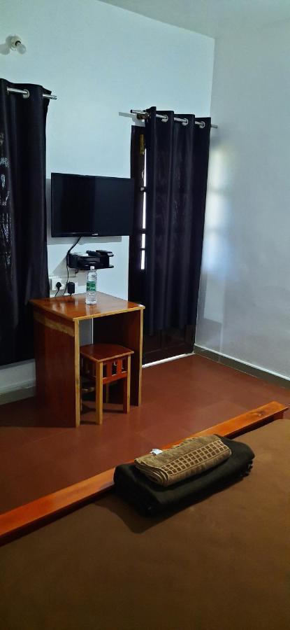 Poovar Sea View Rooms And Boating Family & Couple Only Dış mekan fotoğraf
